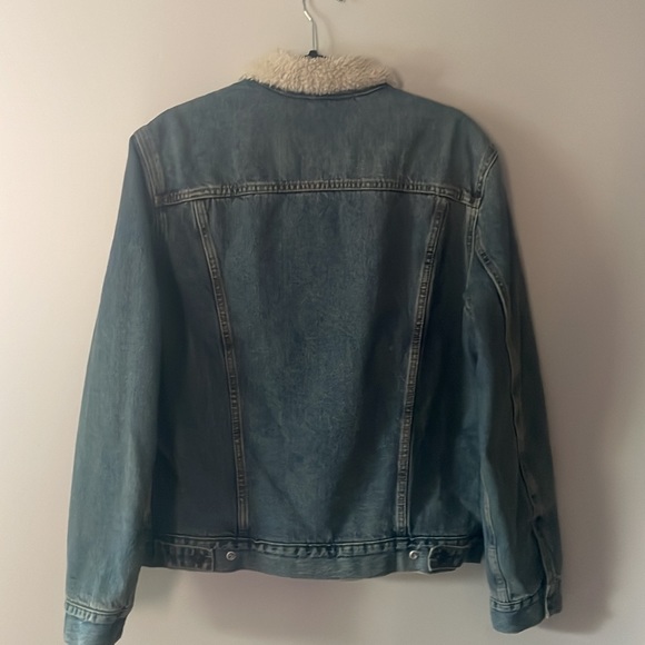 Levi's Blue Denim Jacket with Cream Sherpa Collar - Picture 2 of 2